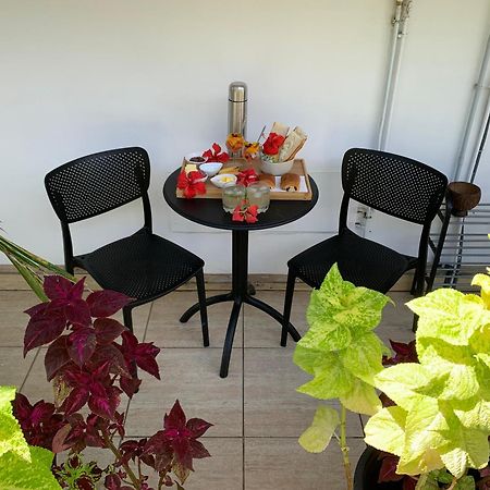 A Tomo Mai Homestay, Close To Airport, Private Bathroom Free Parking And Wifi With High Connection And Breakfast Optional Faaa ภายนอก รูปภาพ