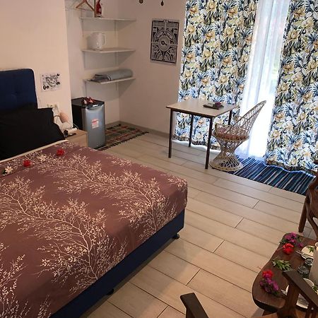 A Tomo Mai Homestay, Close To Airport, Private Bathroom Free Parking And Wifi With High Connection And Breakfast Optional Faaa ภายนอก รูปภาพ