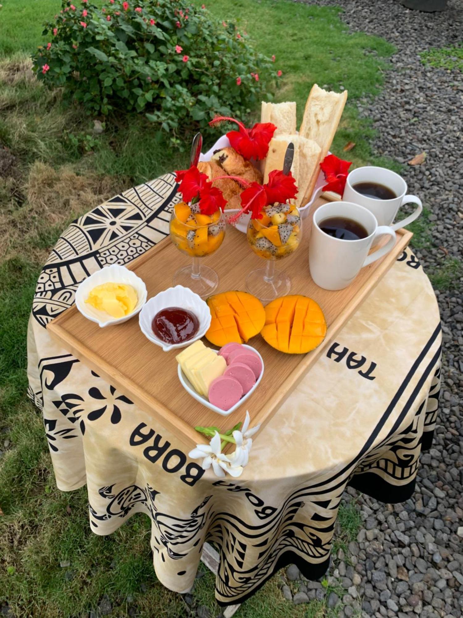 A Tomo Mai Homestay, Close To Airport, Private Bathroom Free Parking And Wifi With High Connection And Breakfast Optional Faaa ภายนอก รูปภาพ